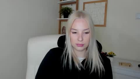 Angela online show from 02/03/26, 06:51