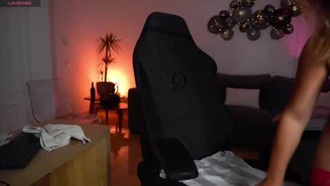 Angela online show from 04/09/26, 09:20