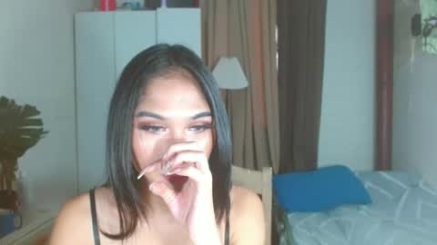 angela online show from 03/09/25, 11:46