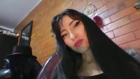  Angela  online show from 11/13/25, 09:25