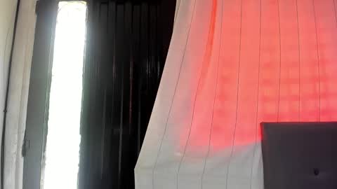 angela_nix online show from 11/06/25, 05:25