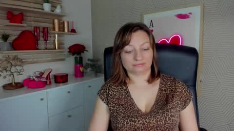 Angela online show from 03/31/26, 06:25