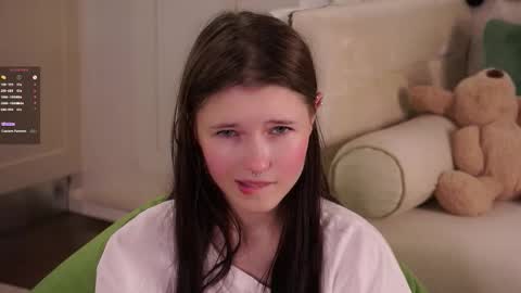 Snapshot of angelabalay chatting on 09/13/25, 11:10 Mary online show from 09/13/25, 11:10