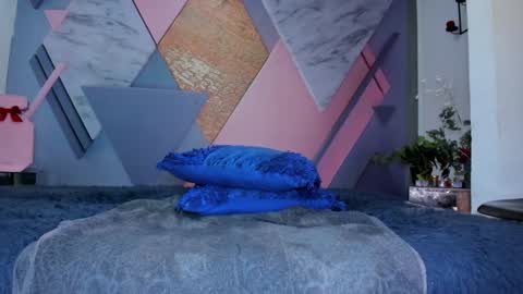 Angela online show from 02/05/25, 06:24