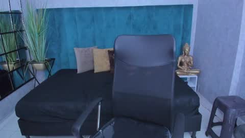 Angela online show from 06/30/26, 02:01
