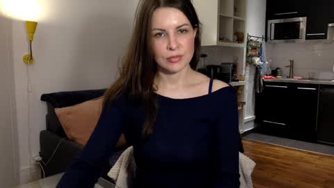 Angela online show from 01/11/25, 07:49