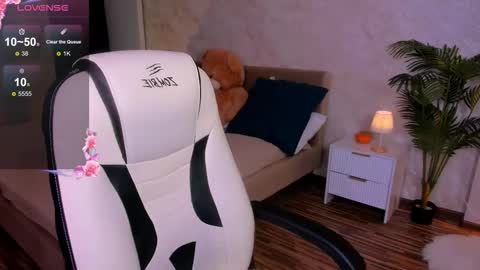 Snapshot of angelanabelle chatting on 11/14/25, 08:51 angelanabelle online show from 11/14/25, 08:51