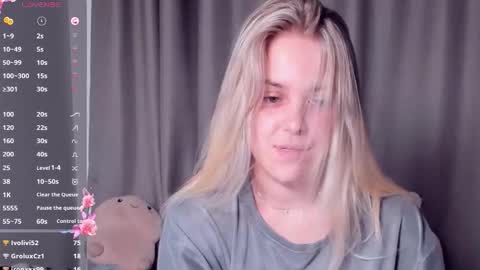 Snapshot of angelanty chatting on 09/15/25, 03:34 Darsi Anty online show from 09/15/25, 03:34