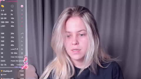 Snapshot of angelanty chatting on 10/13/25, 03:34 Darsi Anty online show from 10/13/25, 03:34