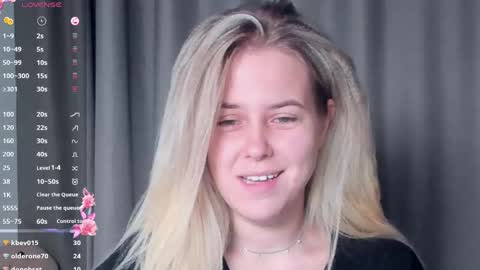 Snapshot of angelanty chatting on 10/30/25, 03:35 Darsi Anty online show from 10/30/25, 03:35