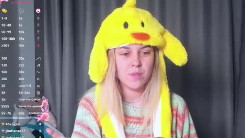 Snapshot of angelanty chatting on 10/31/25, 03:24 Darsi Anty online show from 10/31/25, 03:24