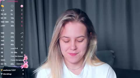 Snapshot of angelanty chatting on 11/14/25, 01:10 Darsi Anty online show from 11/14/25, 01:10