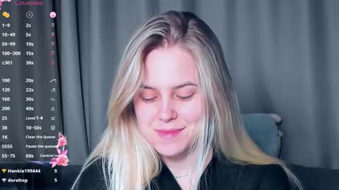 Snapshot of angelanty chatting on 11/16/25, 01:17 Darsi Anty online show from 11/16/25, 01:17