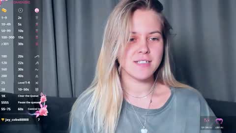 Snapshot of angelanty chatting on 11/24/25, 03:12 Darsi Anty online show from 11/24/25, 03:12