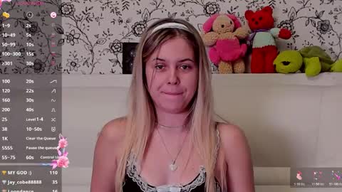 Snapshot of angelanty chatting on 11/28/25, 02:53 Darsi Anty online show from 11/28/25, 02:53