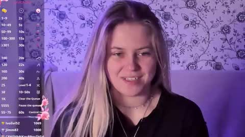 Snapshot of angelanty chatting on 12/19/25, 02:46 Darsi Anty online show from 12/19/25, 02:46