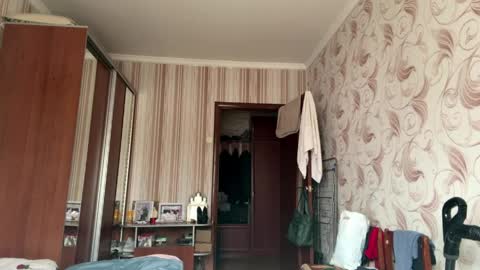 Angel online show from 04/09/26, 06:19