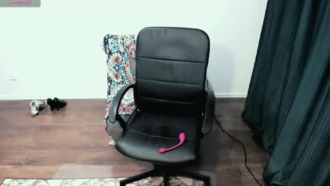 glow online show from 12/14/25, 03:50