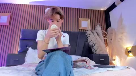 Snapshot of angeldoll_1 chatting on 02/15/26, 05:04 Angel Doll online show from 02/15/26, 05:04