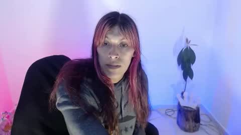 Snapshot of angele_johnson chatting on 11/28/25, 04:09 angele online show from 11/28/25, 04:09