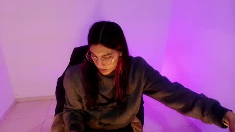 angele online show from 03/31/26, 07:36