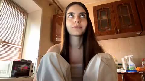 Snapshot of angelenaantonello chatting on 07/19/26, 11:36 Bella online show from 07/19/26, 11:36