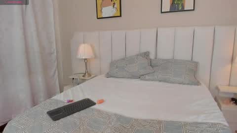 angeles_de_charly online show from 04/14/26, 01:22