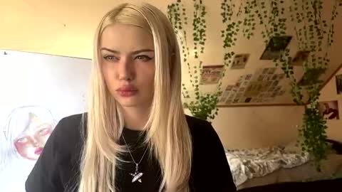 Snapshot of angelesgropper chatting on 04/16/26, 09:10 Lena online show from 04/16/26, 09:10