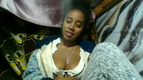 Snapshot of angelettee chatting on 06/25/26, 12:10 Angelettee online show from 06/25/26, 12:10