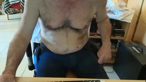 Snapshot of angelgarcia269 chatting on 11/14/25, 11:53 angelgarcia269 online show from 11/14/25, 11:53