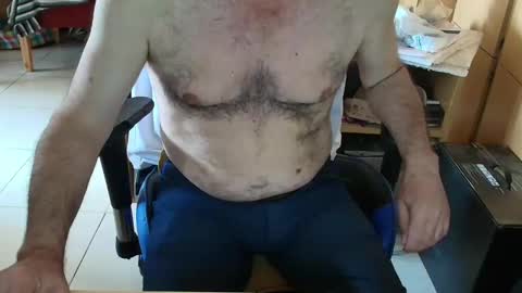 Snapshot of angelgarcia269 chatting on 11/16/25, 12:00 angelgarcia269 online show from 11/16/25, 12:00