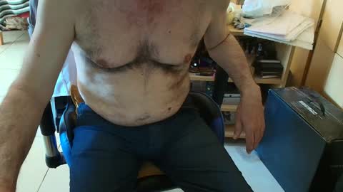 Snapshot of angelgarcia269 chatting on 11/25/25, 11:54 angelgarcia269 online show from 11/25/25, 11:54