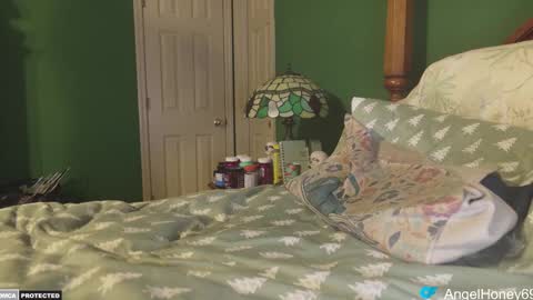 Snapshot of angelhoney1 chatting on 12/16/24, 03:08 Angel Honey online show from 12/16/24, 03:08