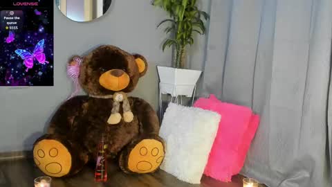 Carolina online show from 09/25/25, 12:36