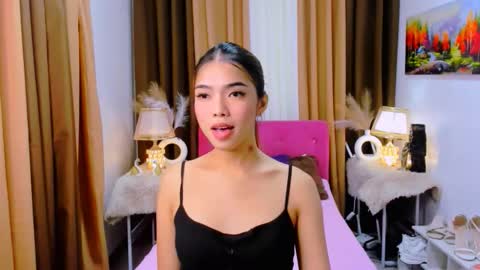 MISS PAU online show from 10/08/25, 01:25