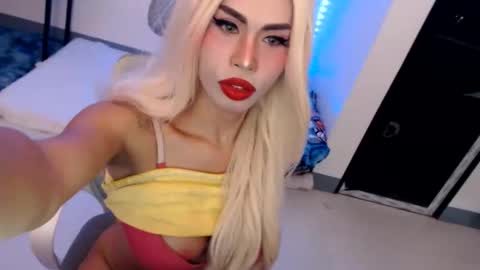 Snapshot of angelic_face_808 chatting on 06/06/26, 11:20 DIVINE ANGEL online show from 06/06/26, 11:20
