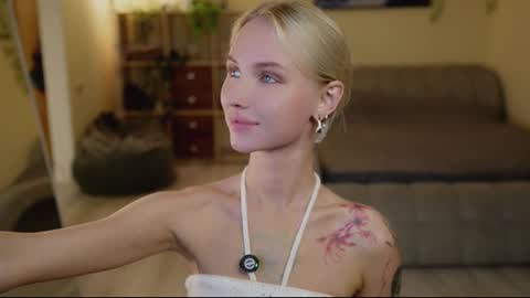 Gabby online show from 09/13/25, 05:02