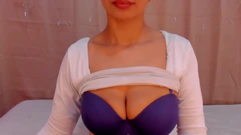 angelica_hot19 online show from 04/17/26, 02:09