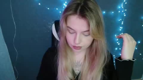 angelicablanch online show from 11/20/25, 08:30