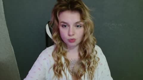 angelicablanch online show from 11/25/25, 08:20