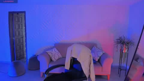  Angelica Vega  online show from 11/11/25, 07:25