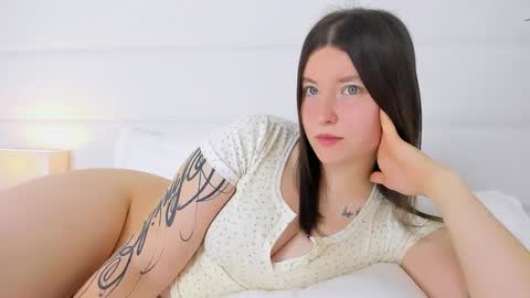 Angelic online show from 09/16/25, 01:39