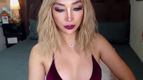 MS. AMALIA online show from 02/19/25, 09:50