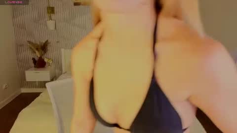 Snapshot of angelina_becker chatting on 07/21/26, 01:08 Angelina online show from 07/21/26, 01:08