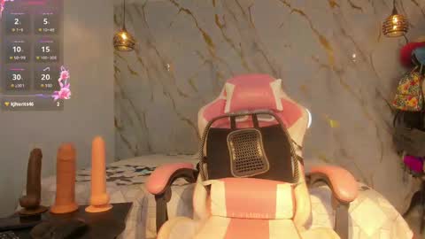 Snapshot of angelina_fit chatting on 02/23/25, 06:34 Angelina online show from 02/23/25, 06:34