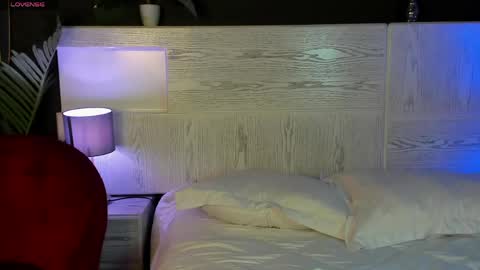 angelina_hilton online show from 04/16/26, 12:28