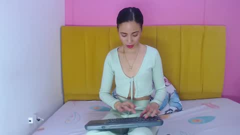 Angelina Brook online show from 12/08/24, 10:03