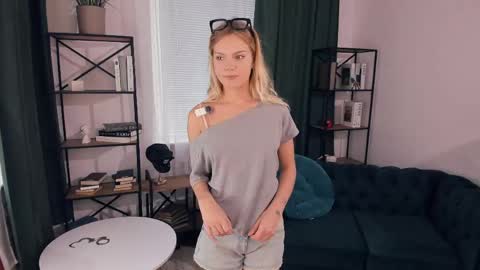 Alice WOW online show from 05/22/26, 08:53