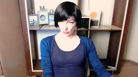 Angelina online show from 12/16/25, 07:02