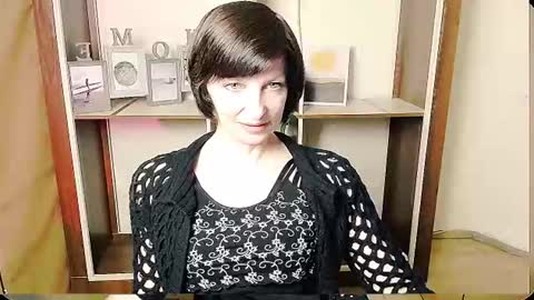 Snapshot of angelinalov_ chatting on 06/17/26, 08:06 Angelina online show from 06/17/26, 08:06